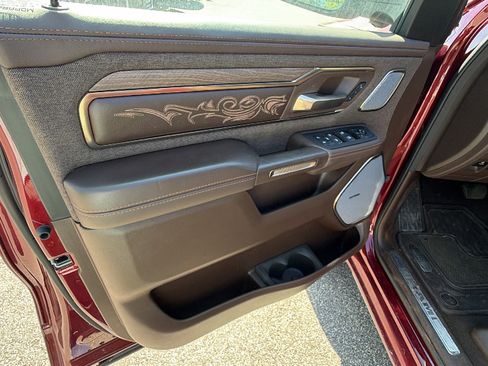 Used 2025 RAM 1500 Limited AWD/4WD image 14