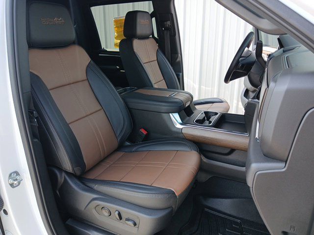 Used 2025 Chevrolet Silverado 3500 High Country w/ Technology Package AWD/4WD image 50