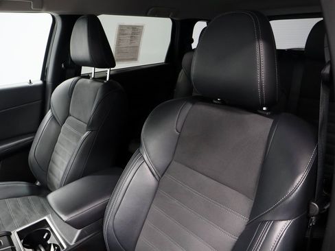 Used 2023 Mitsubishi Outlander SE image 27