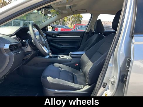 Used 2022 Nissan Altima 2.5 SV image 17