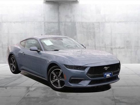 Used 2025 Ford Mustang Coupe image 2