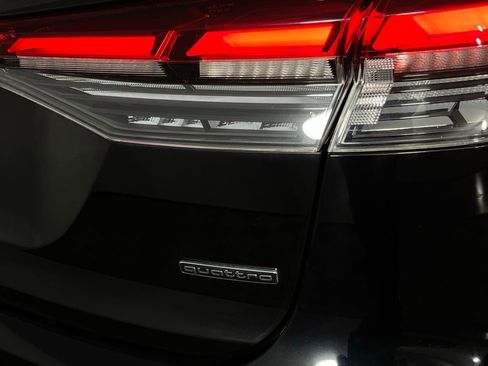 Used 2023 Audi Q4 e-tron Prestige image 13