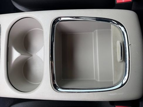 Used 2020 Dodge Grand Caravan SXT FWD image 20