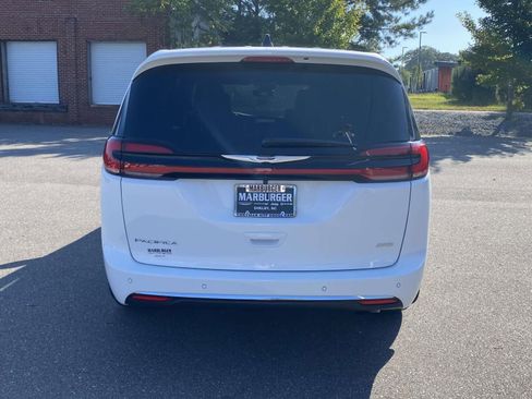 New 2026 Chrysler Pacifica Select image 7