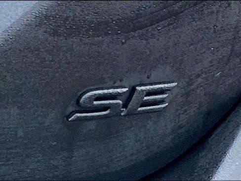 Used 2023 Toyota Camry SE image 10