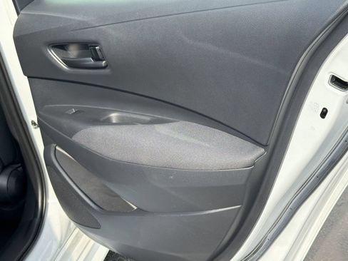 Used 2022 Toyota Corolla LE FWD image 32