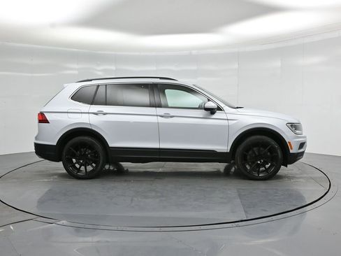 Used 2019 Volkswagen Tiguan SE w/ Panoramic Sunroof Package FWD image 25
