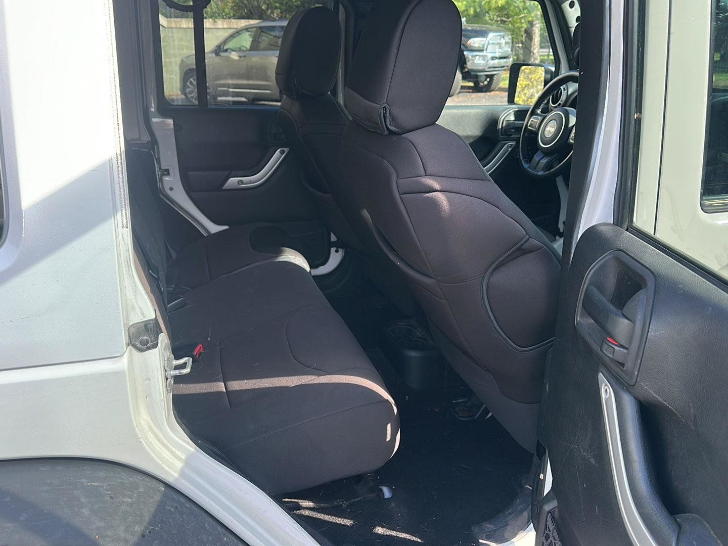 Used 2013 Jeep Wrangler Unlimited Sahara AWD/4WD image 10