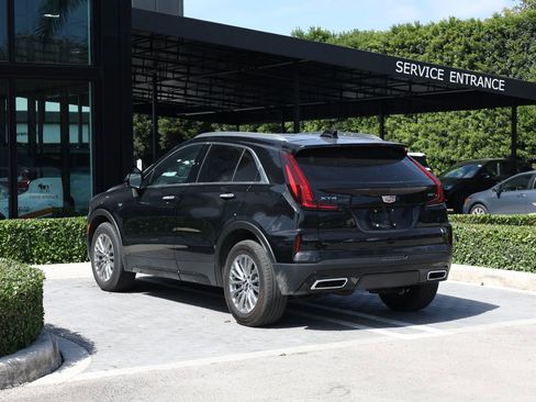 Used 2025 Cadillac XT4 Premium Luxury FWD image 5