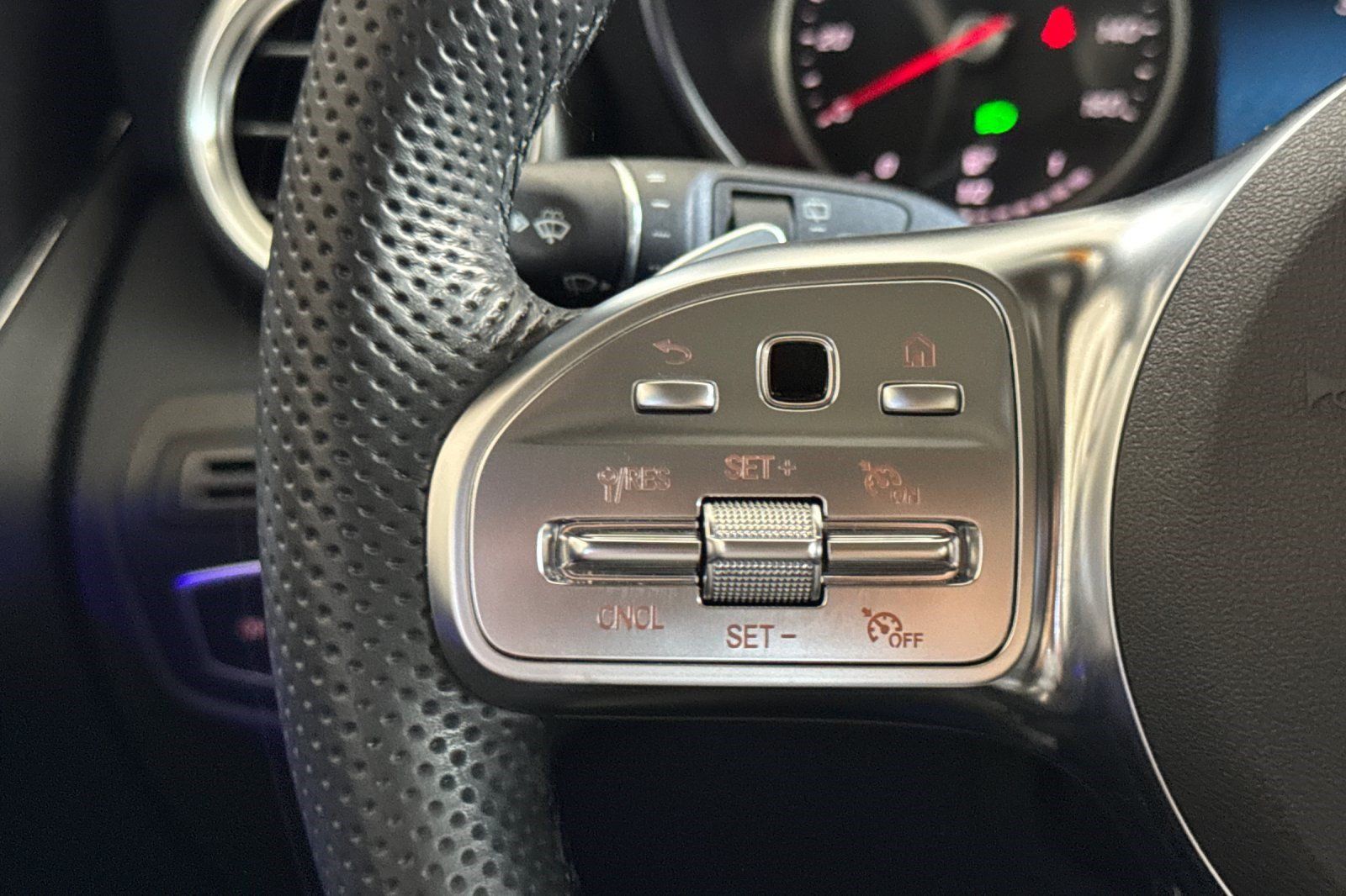 Used 2022 Mercedes-Benz GLC 300 4MATIC image 30