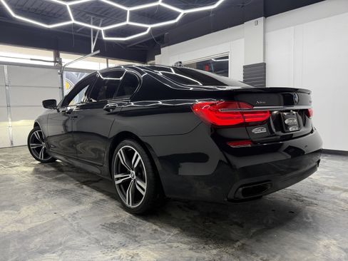 Used 2019 BMW 750i xDrive image 3