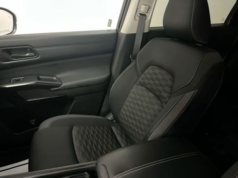 Used 2023 Nissan Pathfinder SV AWD/4WD image 11