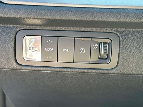 Used 2026 Chevrolet Traverse LT AWD/4WD image 22