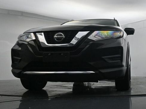 Used 2020 Nissan Rogue SV w/ Premium Package AWD/4WD image 32