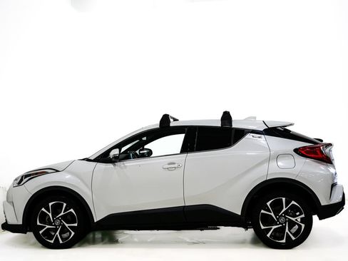 Used 2019 Toyota C-HR Limited FWD image 5