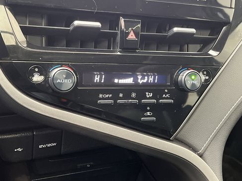 Used 2021 Toyota Camry SE w/ Cold Weather Package image 20