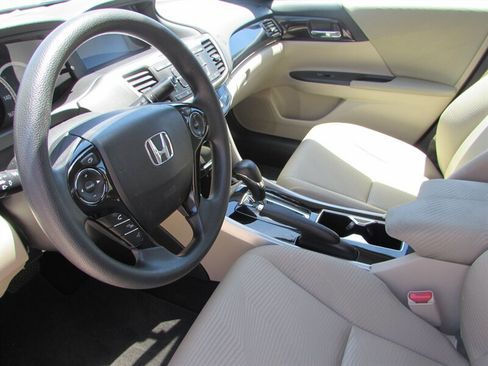 Used 2016 Honda Accord LX image 10