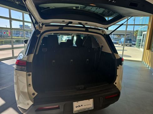 Used 2024 Nissan Pathfinder SV image 28