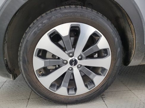 Used 2022 Kia Telluride S FWD image 31
