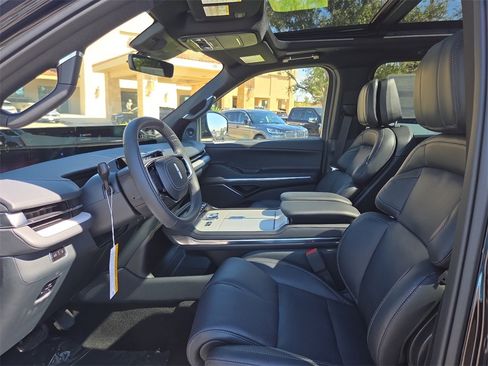 New 2025 Lincoln Navigator Reserve w/ Jet Appearance Package image 12