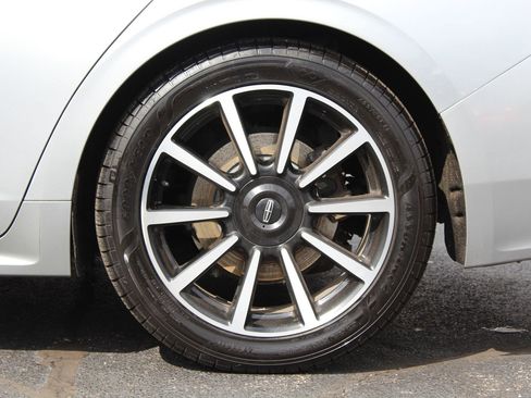 Used 2020 Lincoln Continental Reserve image 27