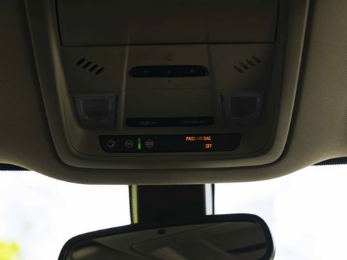 Used 2019 Buick Enclave Essence FWD image 34