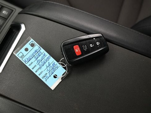 Used 2023 Toyota Highlander LE image 20