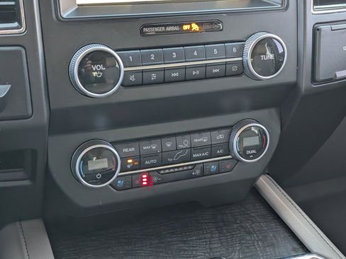 Used 2021 Ford Expedition Max Limited image 29