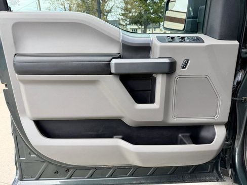 Used 2018 Ford F150 XLT w/ Equipment Group 302A Luxury AWD/4WD image 26