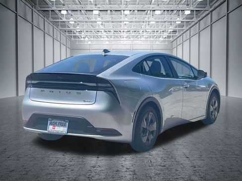 Certified 2025 Toyota Prius Plug-In Hybrid FWD image 8