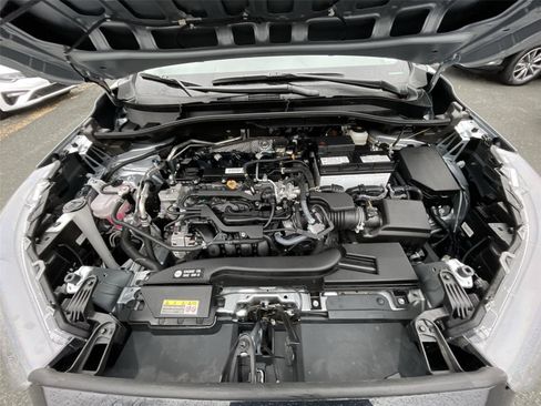 Used 2025 Toyota Corolla Cross LE image 11
