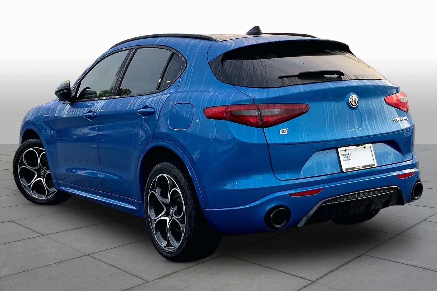 Used 2023 Alfa Romeo Stelvio Veloce AWD/4WD image 23