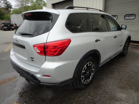 Used 2019 Nissan Pathfinder SL image 4