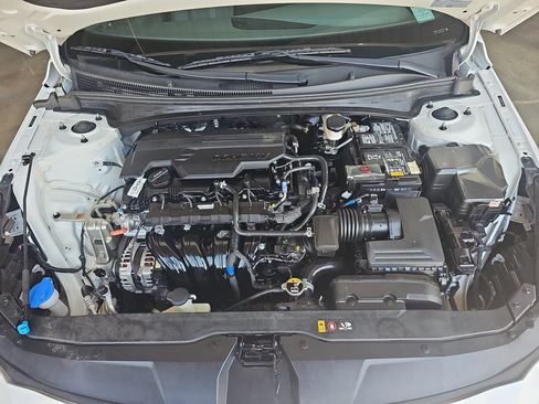 Certified 2023 Hyundai Elantra SE FWD image 28