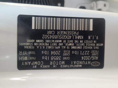 Used 2025 Hyundai Elantra SE w/ Cargo Package FWD image 33