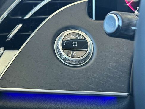 Used 2025 Mercedes-Benz E 350 Sedan image 33