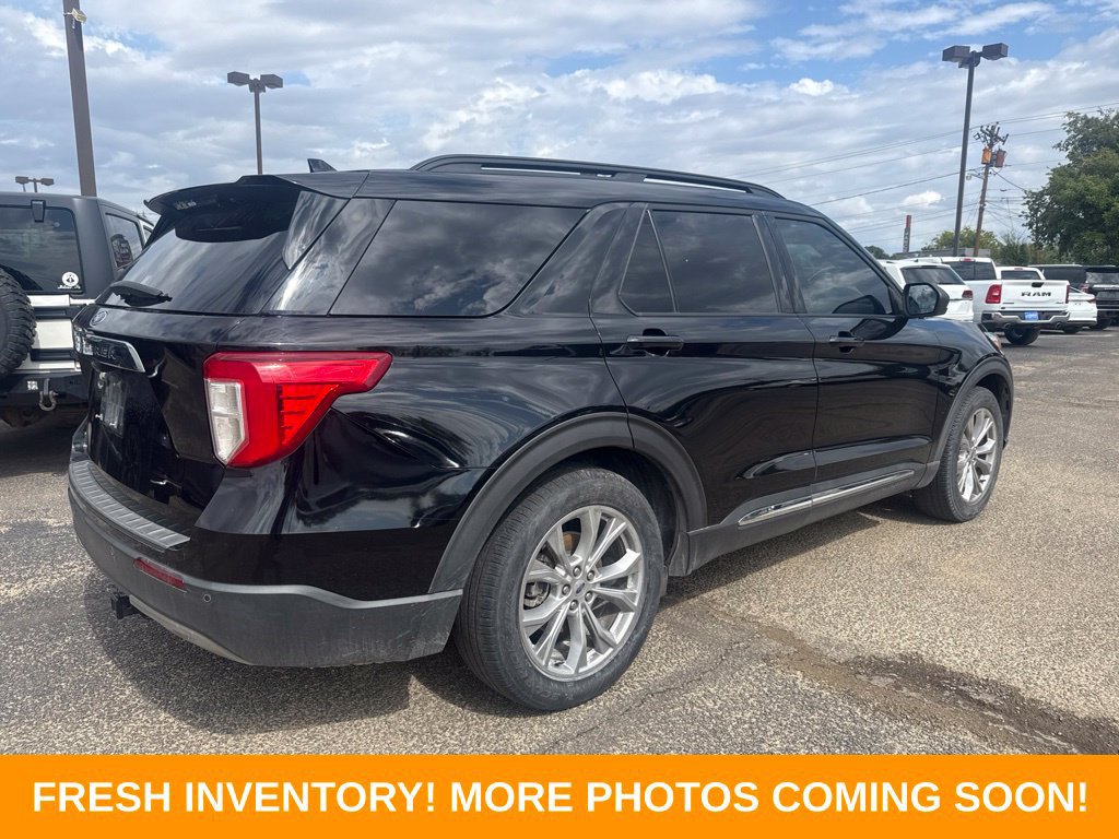 Used 2020 Ford Explorer XLT w/ Equipment Group 202A RWD image 2