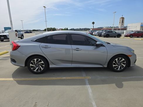 Used 2016 Honda Civic EX image 4