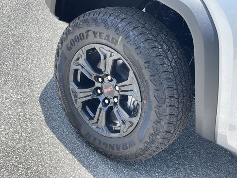 New 2025 GMC Canyon Elevation w/ Convenience Package image 26