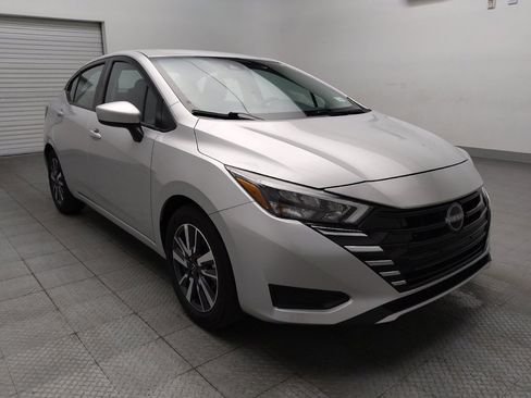 Used 2025 Nissan Versa SV FWD image 13