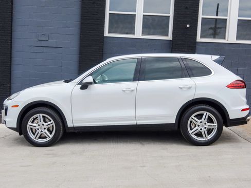 Used 2017 Porsche Cayenne S AWD/4WD image 5