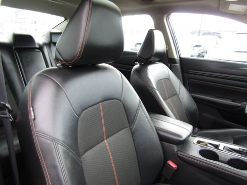 Used 2019 Nissan Altima 2.5 SR w/ SR Premium Package image 14