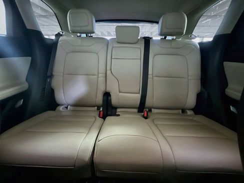 Used 2025 Lincoln Corsair FWD image 26