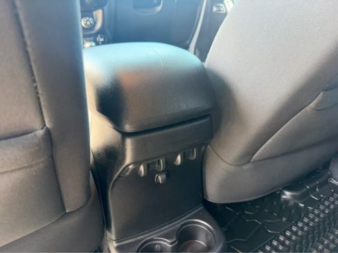 Used 2014 Jeep Wrangler Unlimited Sahara AWD/4WD image 23
