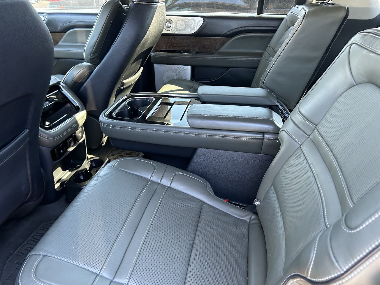 Used 2024 Lincoln Navigator Black Label AWD/4WD image 12