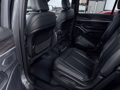New 2026 Jeep Grand Cherokee L Limited w/ Limited Altitude Package AWD/4WD image 22