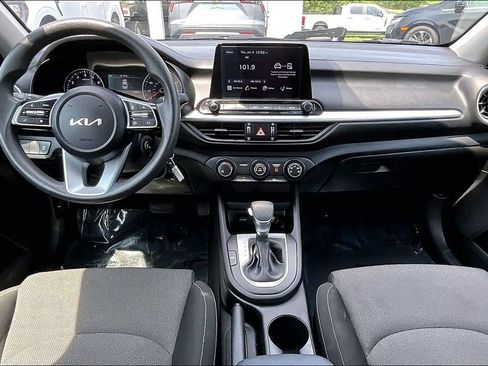 Used 2024 Kia Forte LXS FWD image 9