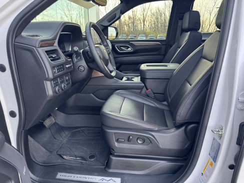 Used 2023 Chevrolet Tahoe High Country AWD/4WD image 13