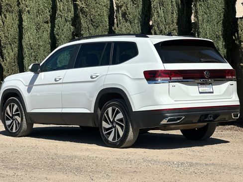 Certified 2024 Volkswagen Atlas SE image 6