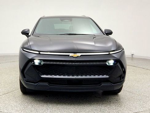 Used 2026 Chevrolet Equinox EV LT image 2